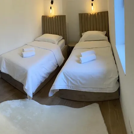 Casa Giulia With Heated Pool וילה פריבלאקה
