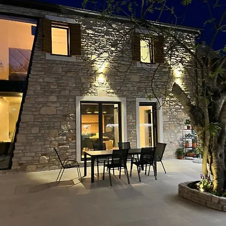 Casa Giulia With Heated Pool וילה פריבלאקה