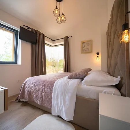 וילה Casa Giulia With Heated Pool פריבלאקה