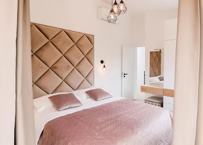 Vila Casa Giulia With Heated Pool *