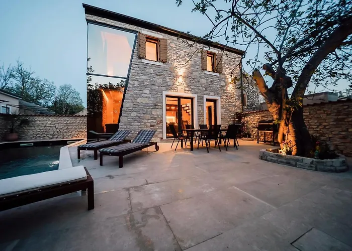 Casa Giulia With Heated Pool * Privlaka (Zadar)