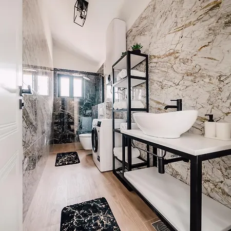 Casa Giulia With Heated Pool