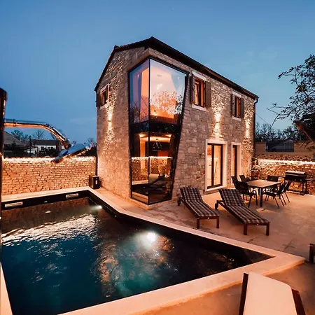 Casa Giulia With Heated Pool