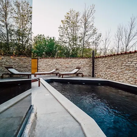 Casa Giulia With Heated Pool * Privlaka (Zadar)