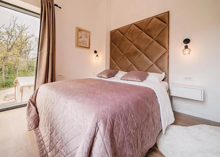 Vila Casa Giulia With Heated Pool