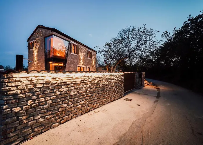 Casa Giulia With Heated Pool